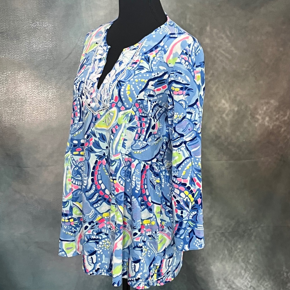 Lilly Pulitzer Lyndsey Tunic Blue Tropical Print Embroidered V-Neck Small - Picture 2 of 8